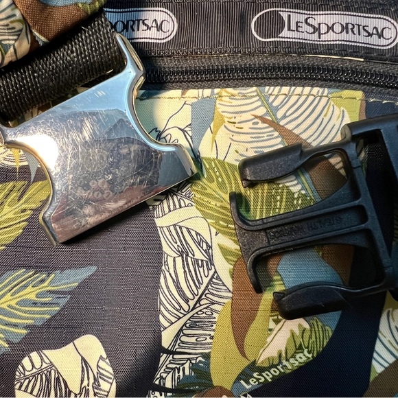 LeSportsac Jungle Animal HUGE Cross-Body Hobo Bag - Picture 14 of 14